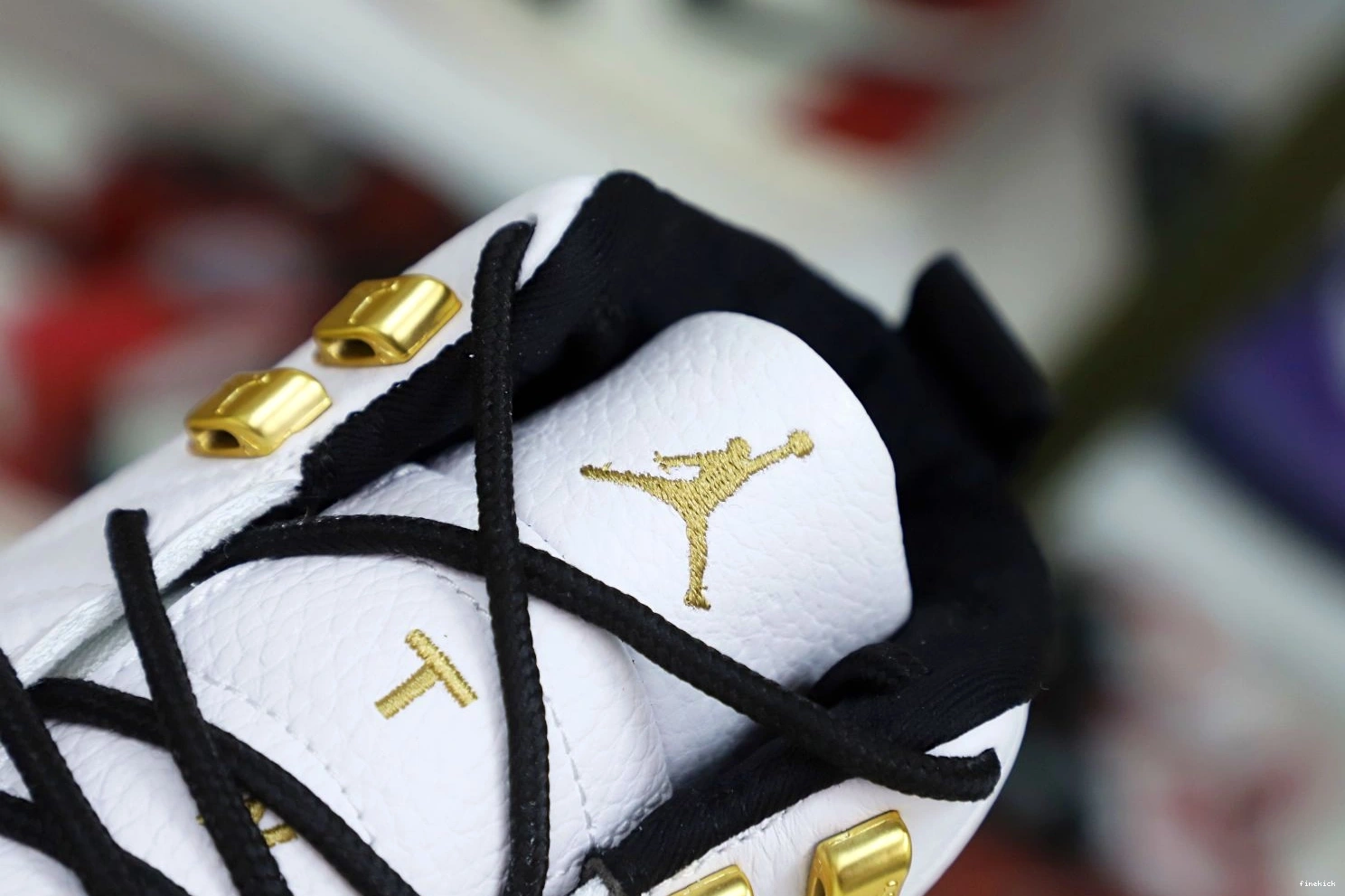 AIR RETRO 12 'ROYALTY' JORDAN 0915
